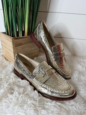Dolce Vita Hilly Metallic Crinkle Leather Medallion Penny Loafers Gold Size 7